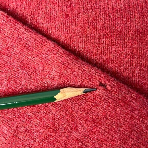 Brooks Brothers Lambswool Men’s Medium V Neck Sweater - Picture 10 of 10